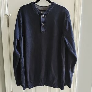 Eddie Bauer Men's Dark Blue Crewneck Sweater